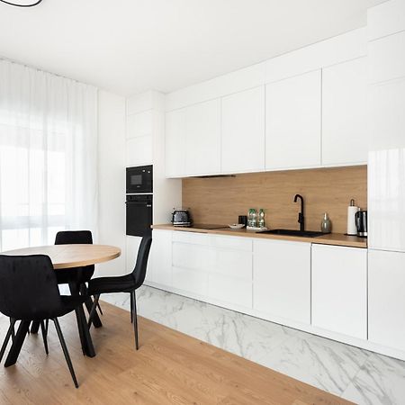 Brzeziny Deluxe Apartment Varsovia Exterior foto